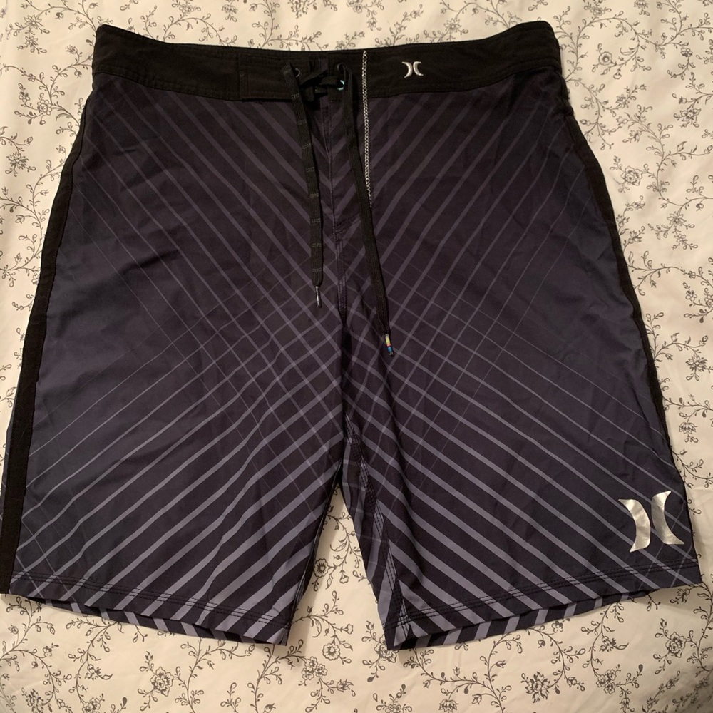 Hurley black striped mens swimming trunks size 34